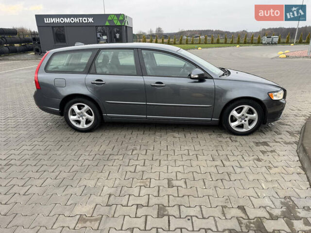 Сірий Вольво V50, об'ємом двигуна 1.6 л та пробігом 200 тис. км за 9300 $, фото 8 на Automoto.ua
