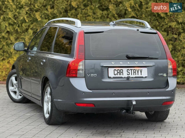 Серый Вольво В50, объемом двигателя 1.6 л и пробегом 222 тыс. км за 8500 $, фото 16 на Automoto.ua