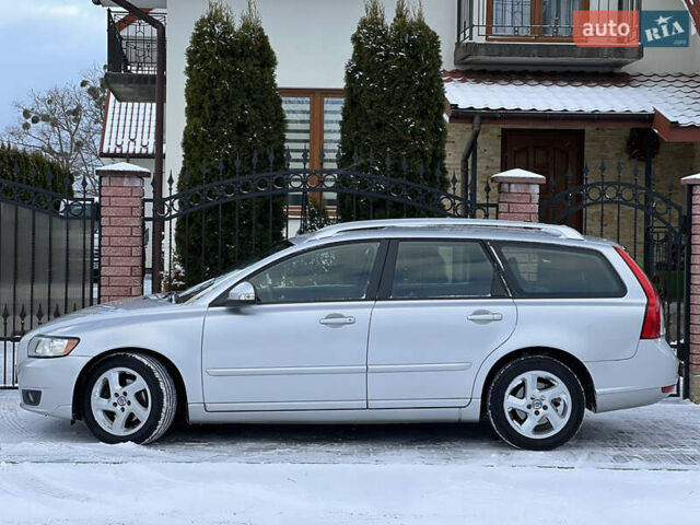 Сірий Вольво V50, об'ємом двигуна 1.6 л та пробігом 240 тис. км за 8000 $, фото 1 на Automoto.ua