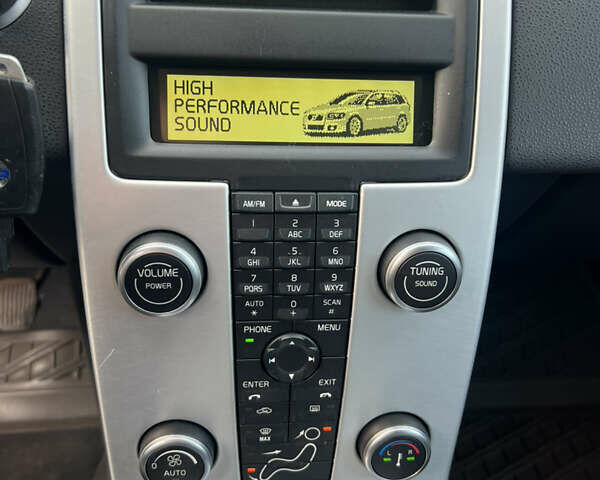 Серый Вольво В50, объемом двигателя 1.6 л и пробегом 240 тыс. км за 8999 $, фото 27 на Automoto.ua