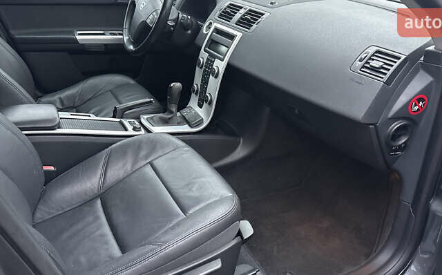 Серый Вольво В50, объемом двигателя 1.6 л и пробегом 219 тыс. км за 9700 $, фото 21 на Automoto.ua