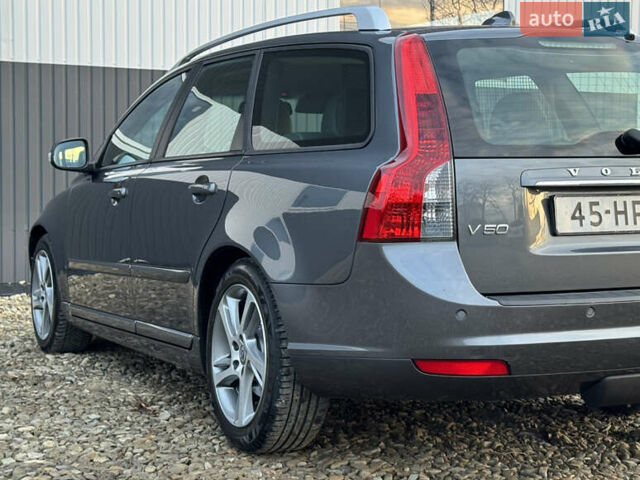 Серый Вольво В50, объемом двигателя 1.6 л и пробегом 228 тыс. км за 8950 $, фото 20 на Automoto.ua