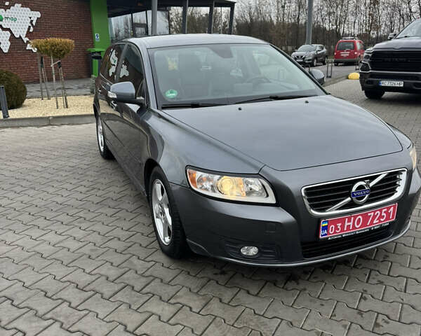 Сірий Вольво V50, об'ємом двигуна 1.6 л та пробігом 200 тис. км за 9300 $, фото 2 на Automoto.ua