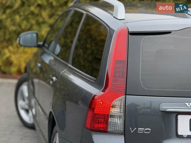 Серый Вольво В50, объемом двигателя 1.6 л и пробегом 222 тыс. км за 8500 $, фото 18 на Automoto.ua