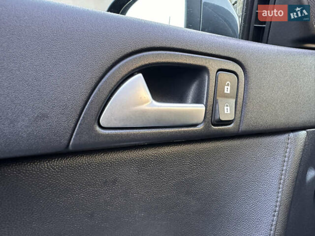 Серый Вольво В50, объемом двигателя 1.6 л и пробегом 215 тыс. км за 7499 $, фото 109 на Automoto.ua