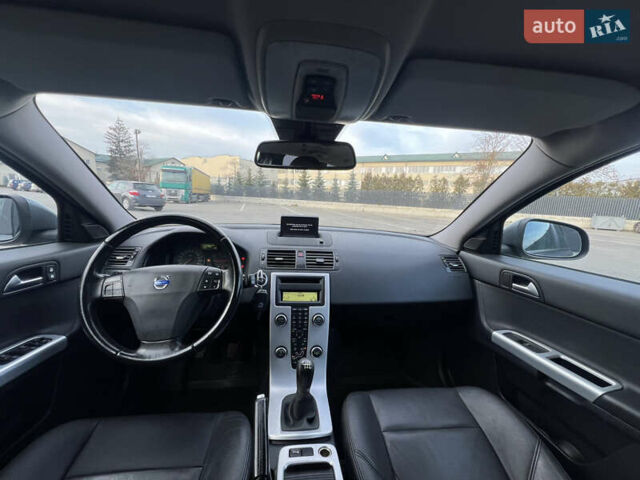 Серый Вольво В50, объемом двигателя 1.6 л и пробегом 240 тыс. км за 8999 $, фото 41 на Automoto.ua