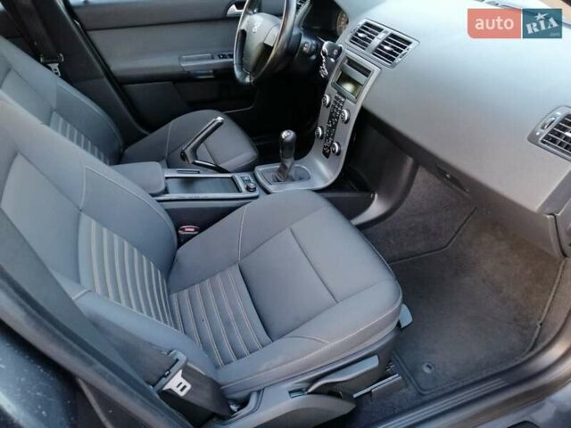Сірий Вольво V50, об'ємом двигуна 1.6 л та пробігом 197 тис. км за 8499 $, фото 17 на Automoto.ua