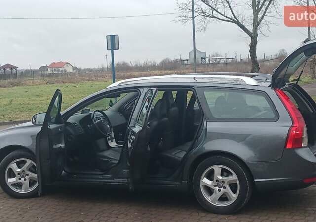 Сірий Вольво V50, об'ємом двигуна 0 л та пробігом 225 тис. км за 8750 $, фото 38 на Automoto.ua