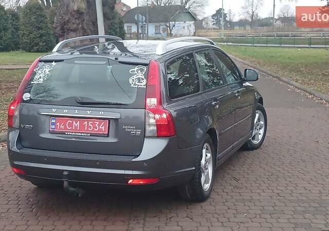 Сірий Вольво V50, об'ємом двигуна 0 л та пробігом 225 тис. км за 8750 $, фото 23 на Automoto.ua