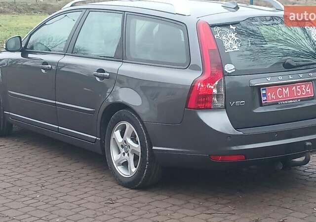 Серый Вольво В50, объемом двигателя 1.6 л и пробегом 225 тыс. км за 8999 $, фото 52 на Automoto.ua