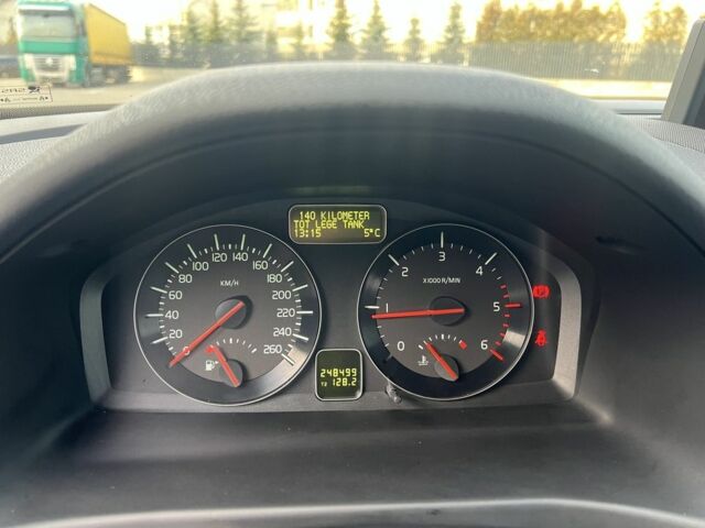 Серый Вольво В50, объемом двигателя 1.6 л и пробегом 240 тыс. км за 8999 $, фото 9 на Automoto.ua