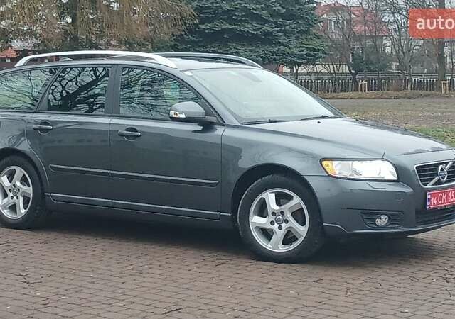 Сірий Вольво V50, об'ємом двигуна 0 л та пробігом 225 тис. км за 8750 $, фото 52 на Automoto.ua