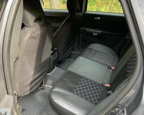 Сірий Вольво V50, об'ємом двигуна 1.56 л та пробігом 294 тис. км за 8500 $, фото 1 на Automoto.ua