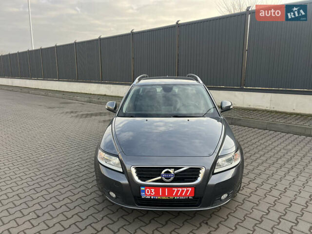 Серый Вольво В50, объемом двигателя 1.6 л и пробегом 240 тыс. км за 8999 $, фото 4 на Automoto.ua