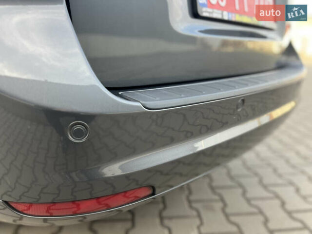 Серый Вольво В50, объемом двигателя 1.6 л и пробегом 240 тыс. км за 8999 $, фото 10 на Automoto.ua