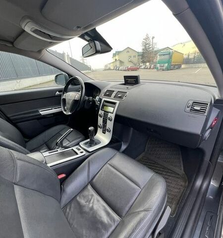 Серый Вольво В50, объемом двигателя 1.6 л и пробегом 240 тыс. км за 8799 $, фото 35 на Automoto.ua