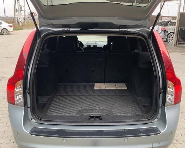 Серый Вольво В50, объемом двигателя 1.6 л и пробегом 244 тыс. км за 8600 $, фото 4 на Automoto.ua