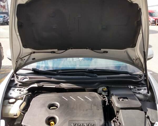 Сірий Вольво V50, об'ємом двигуна 1.6 л та пробігом 218 тис. км за 8000 $, фото 17 на Automoto.ua