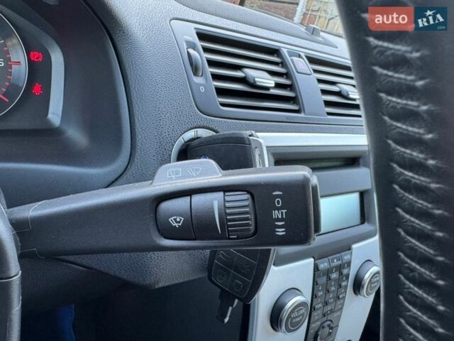 Серый Вольво В50, объемом двигателя 1.6 л и пробегом 229 тыс. км за 8550 $, фото 42 на Automoto.ua