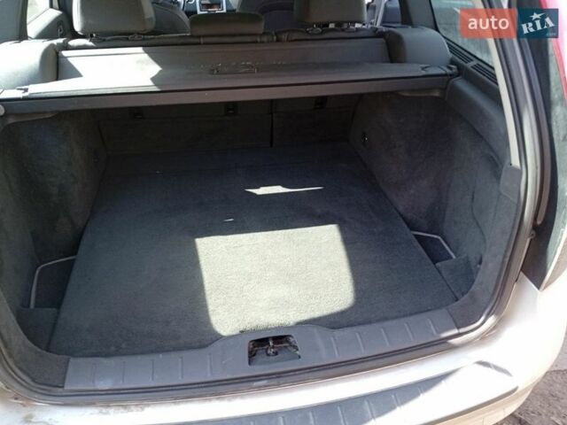 Сірий Вольво V50, об'ємом двигуна 1.56 л та пробігом 271 тис. км за 8600 $, фото 39 на Automoto.ua
