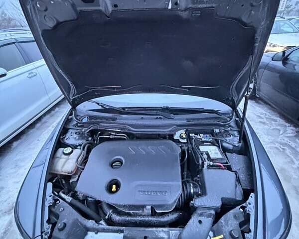 Серый Вольво В50, объемом двигателя 1.6 л и пробегом 275 тыс. км за 8750 $, фото 25 на Automoto.ua