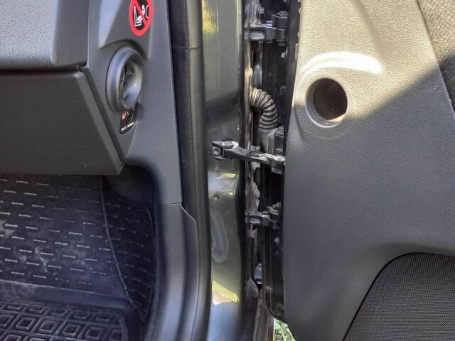 Сірий Вольво V50, об'ємом двигуна 1.6 л та пробігом 266 тис. км за 6400 $, фото 5 на Automoto.ua