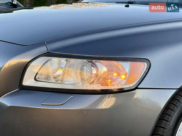 Серый Вольво В50, объемом двигателя 1.6 л и пробегом 215 тыс. км за 7499 $, фото 77 на Automoto.ua