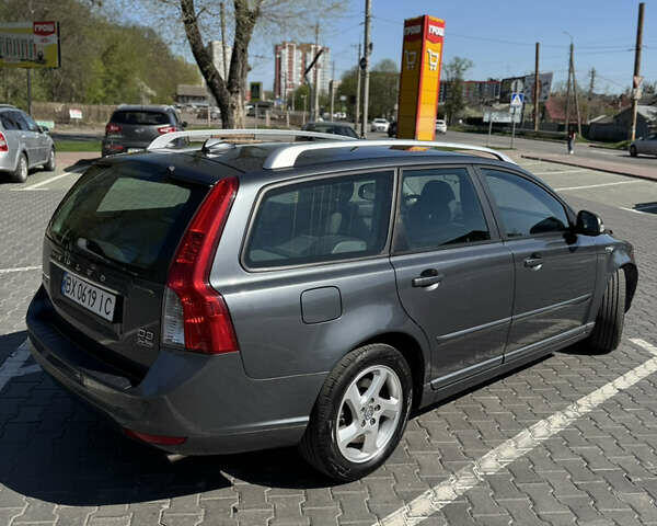 Сірий Вольво V50, об'ємом двигуна 2 л та пробігом 245 тис. км за 9700 $, фото 2 на Automoto.ua