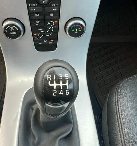 Серый Вольво В50, объемом двигателя 1.6 л и пробегом 240 тыс. км за 8799 $, фото 25 на Automoto.ua