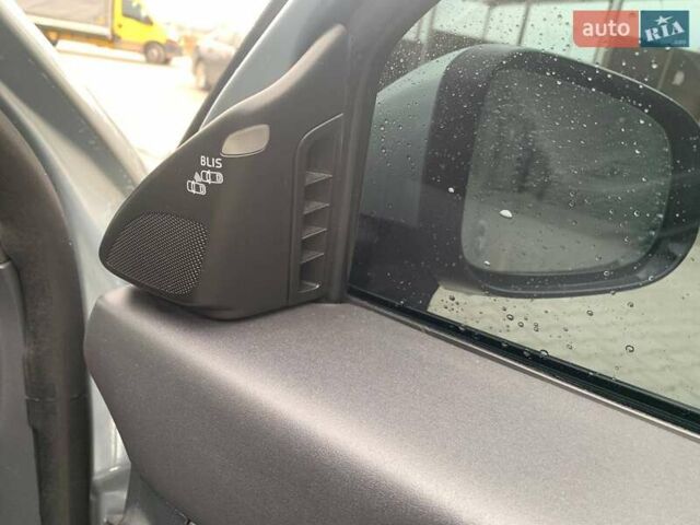 Серый Вольво В50, объемом двигателя 1.6 л и пробегом 244 тыс. км за 8600 $, фото 5 на Automoto.ua