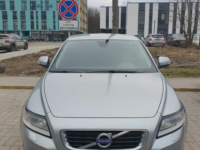 Сірий Вольво V50, об'ємом двигуна 1.6 л та пробігом 331 тис. км за 7558 $, фото 3 на Automoto.ua