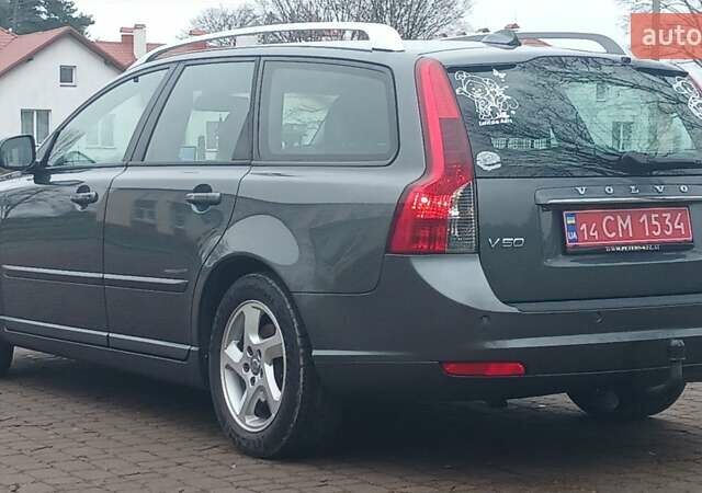 Сірий Вольво V50, об'ємом двигуна 0 л та пробігом 225 тис. км за 8750 $, фото 82 на Automoto.ua
