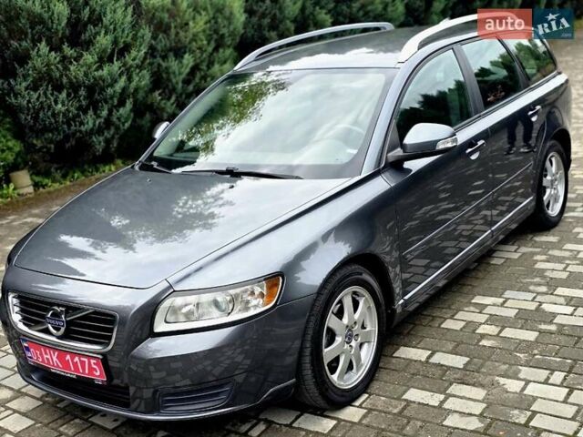 Серый Вольво В50, объемом двигателя 1.6 л и пробегом 200 тыс. км за 8700 $, фото 7 на Automoto.ua