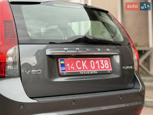 Сірий Вольво V50, об'ємом двигуна 1.6 л та пробігом 207 тис. км за 8500 $, фото 32 на Automoto.ua