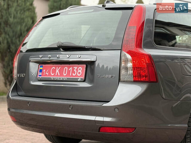 Сірий Вольво V50, об'ємом двигуна 1.6 л та пробігом 207 тис. км за 8500 $, фото 29 на Automoto.ua