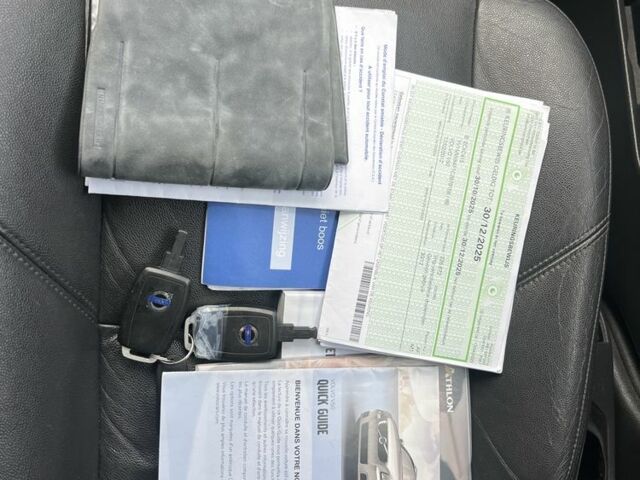 Серый Вольво В50, объемом двигателя 1.6 л и пробегом 240 тыс. км за 8999 $, фото 18 на Automoto.ua