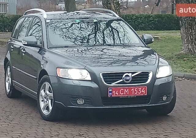 Сірий Вольво V50, об'ємом двигуна 0 л та пробігом 225 тис. км за 8750 $, фото 6 на Automoto.ua