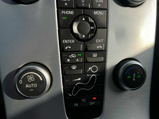 Серый Вольво В50, объемом двигателя 2 л и пробегом 250 тыс. км за 8200 $, фото 10 на Automoto.ua