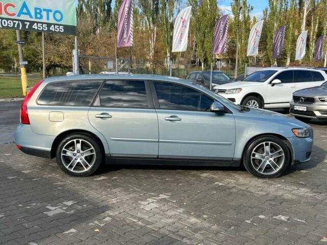 Серый Вольво В50, объемом двигателя 2 л и пробегом 250 тыс. км за 8200 $, фото 6 на Automoto.ua