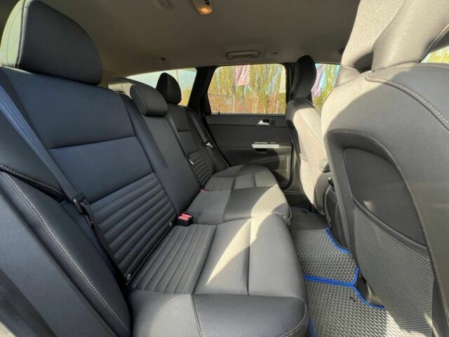 Серый Вольво В50, объемом двигателя 2 л и пробегом 250 тыс. км за 8200 $, фото 16 на Automoto.ua