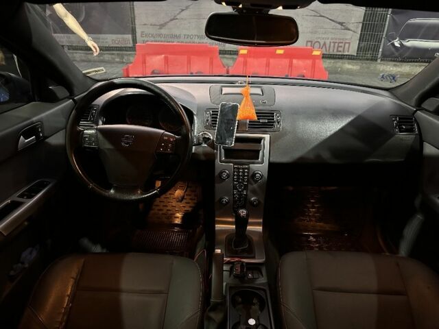 Синий Вольво В50, объемом двигателя 2 л и пробегом 290 тыс. км за 4750 $, фото 7 на Automoto.ua