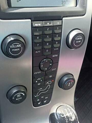 Синий Вольво В50, объемом двигателя 2 л и пробегом 381 тыс. км за 5300 $, фото 3 на Automoto.ua