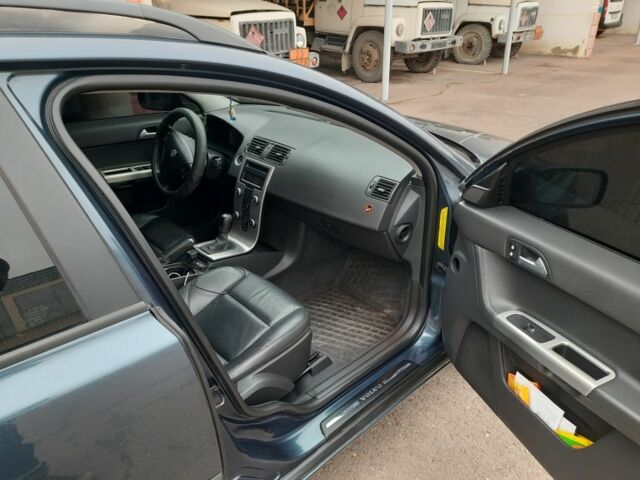 Синій Вольво V50, об'ємом двигуна 2 л та пробігом 380 тис. км за 6600 $, фото 9 на Automoto.ua
