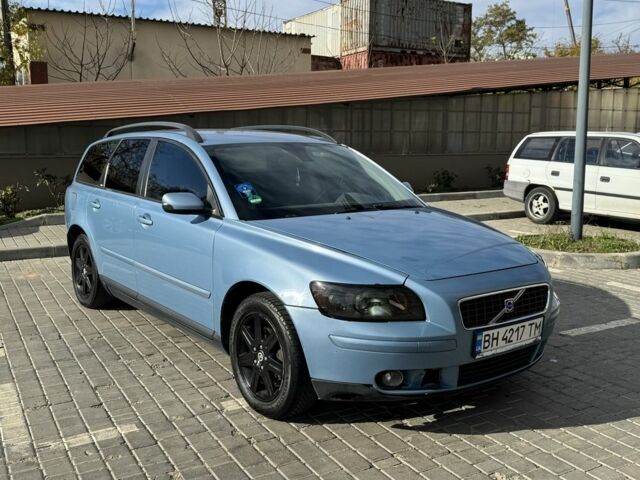 Синий Вольво В50, объемом двигателя 1.6 л и пробегом 185 тыс. км за 4300 $, фото 1 на Automoto.ua