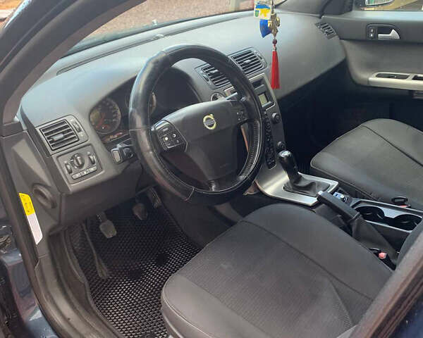 Синій Вольво V50, об'ємом двигуна 2 л та пробігом 250 тис. км за 5100 $, фото 6 на Automoto.ua