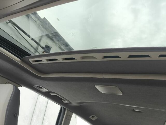 Синій Вольво V50, об'ємом двигуна 2 л та пробігом 299 тис. км за 5300 $, фото 2 на Automoto.ua