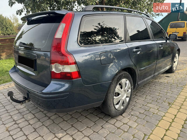 Синий Вольво В50, объемом двигателя 2 л и пробегом 285 тыс. км за 5300 $, фото 5 на Automoto.ua
