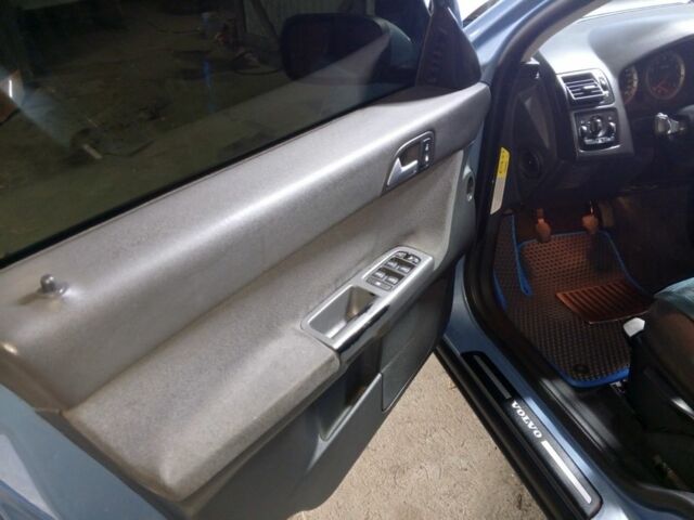 Синий Вольво В50, объемом двигателя 1.8 л и пробегом 307 тыс. км за 6300 $, фото 6 на Automoto.ua