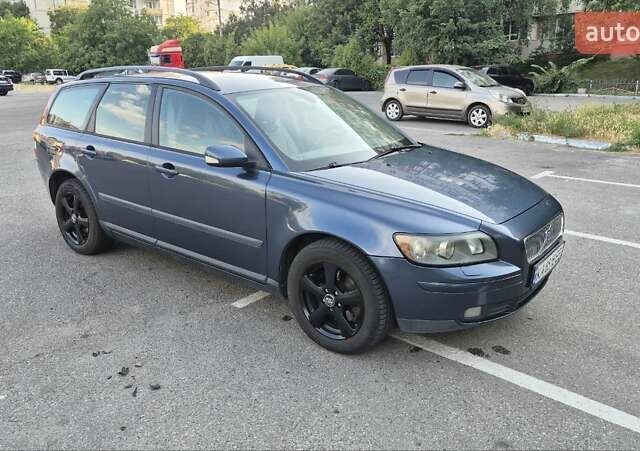 Синій Вольво V50, об'ємом двигуна 2.44 л та пробігом 326 тис. км за 5500 $, фото 4 на Automoto.ua