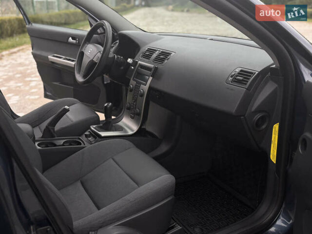 Синий Вольво В50, объемом двигателя 1.6 л и пробегом 312 тыс. км за 4700 $, фото 22 на Automoto.ua